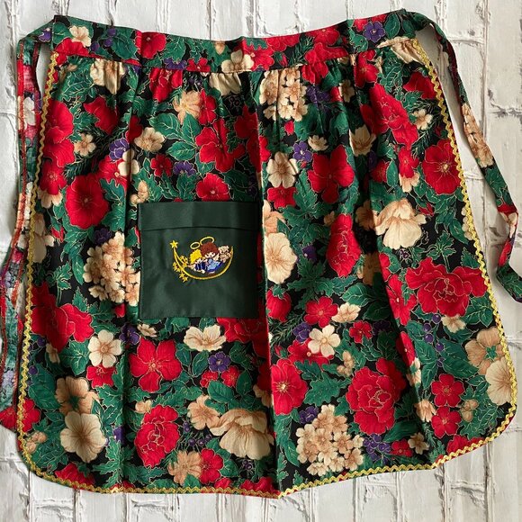 Vintage Christmas Apron With Floral Pattern - Picture 4 of 5